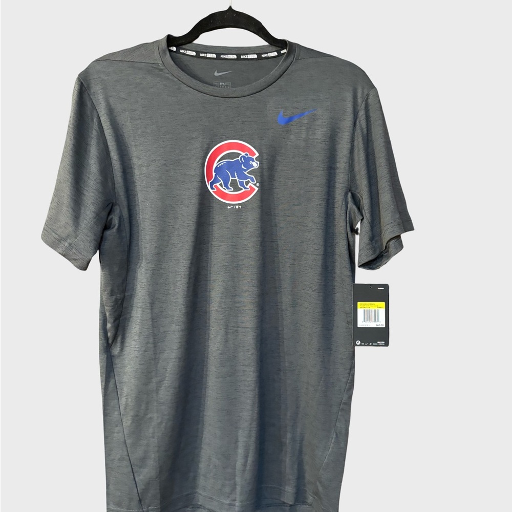 NWT Nike Dark Gray Chicago Cubs Short Sleeve Tee Small